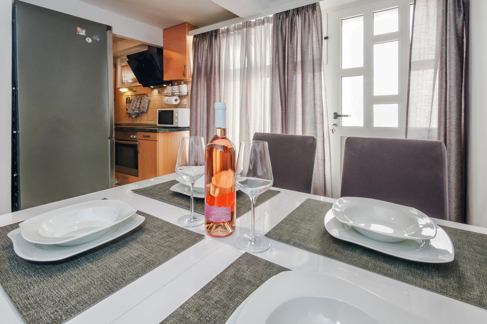 Relaxing 2Bd Apartment, Ground Floor - Walk To Old Town Сплит Экстерьер фото