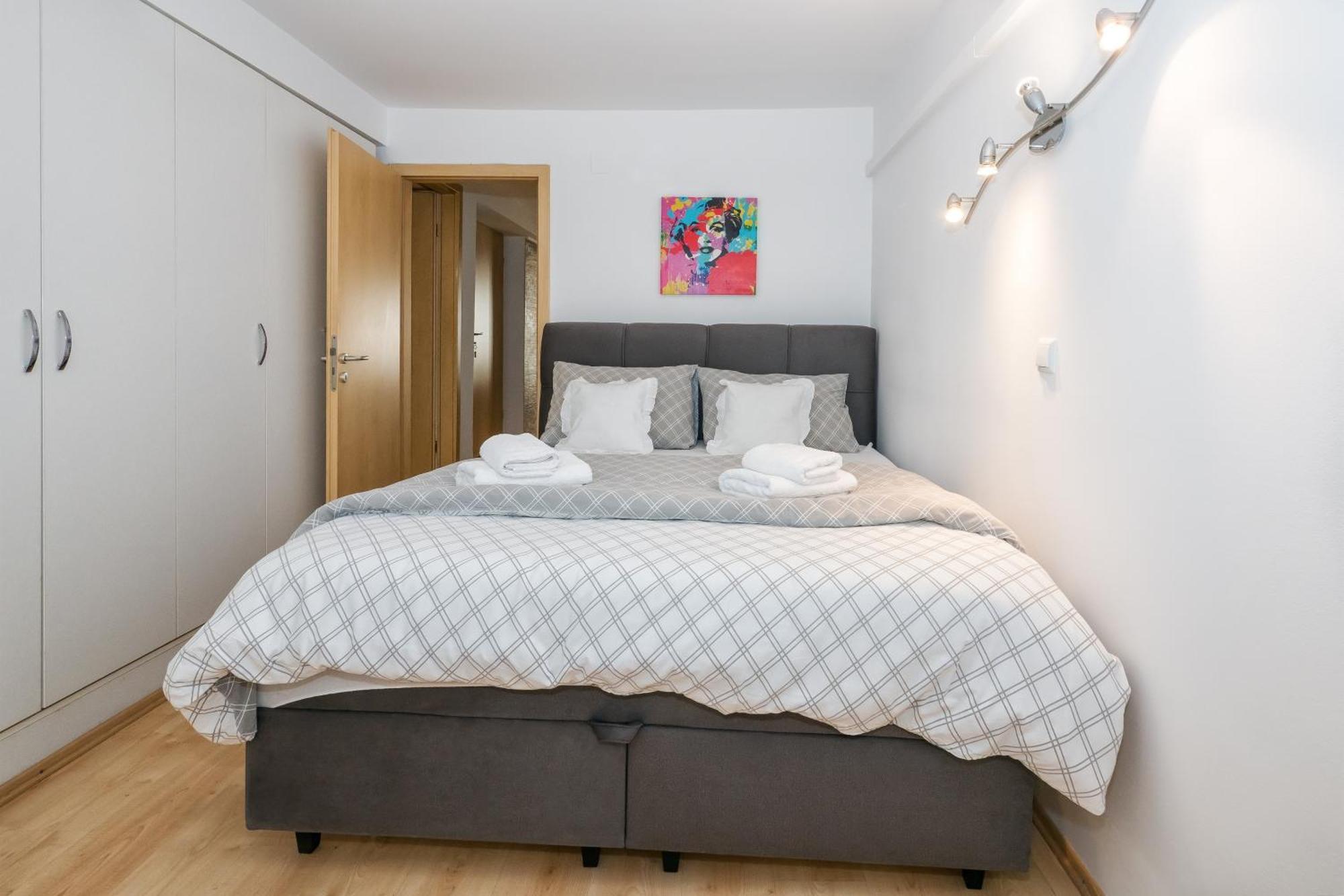 Relaxing 2Bd Apartment, Ground Floor - Walk To Old Town Сплит Экстерьер фото